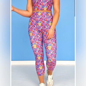 SSYS The Label Blue Red Floral 3/4 Cropped Leggings size large